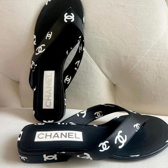 Chanel Leather CC Sandals size 37,5 fit size 7-7.5 US - Picture 2 of 12